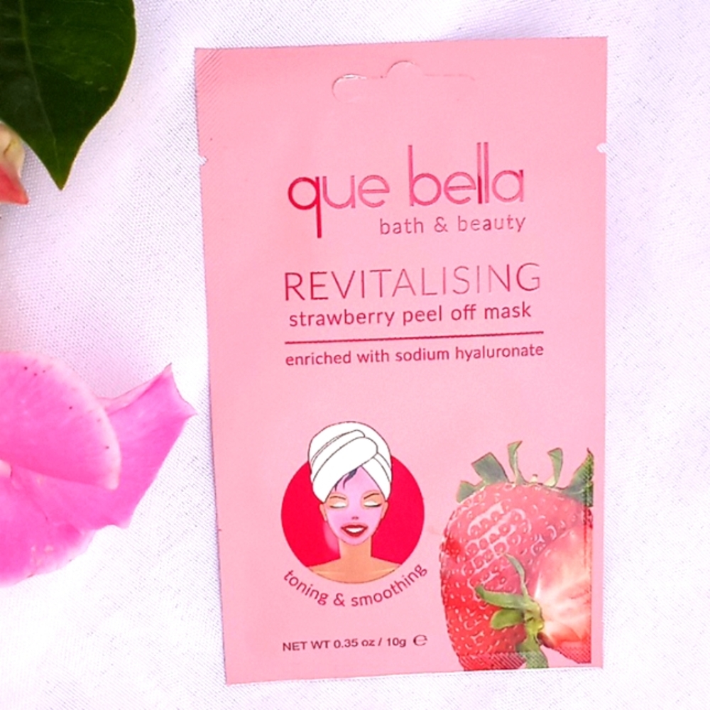 Que Bella Strawberry Mask